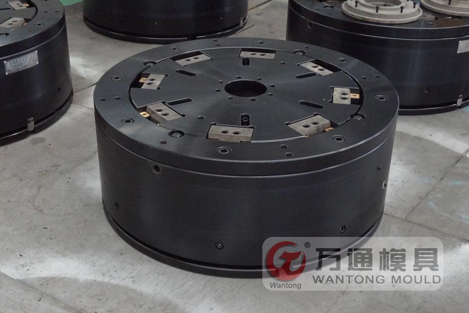 半鋼輪胎模具